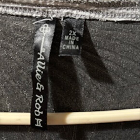 Grey Leaf Print 2-in-1 ladies top - Picture 2 of 2